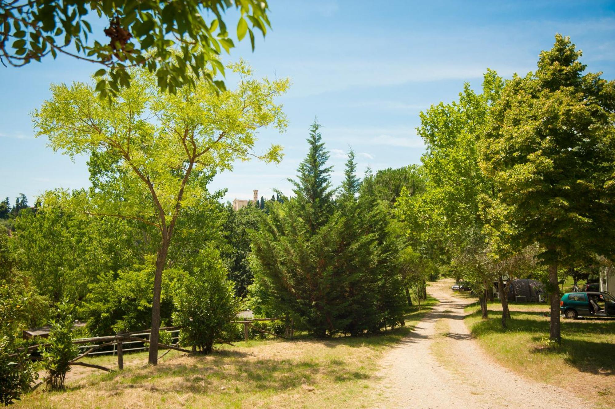 Hu Firenze Certosa Camping In Town إمبرونيتا المظهر الخارجي الصورة