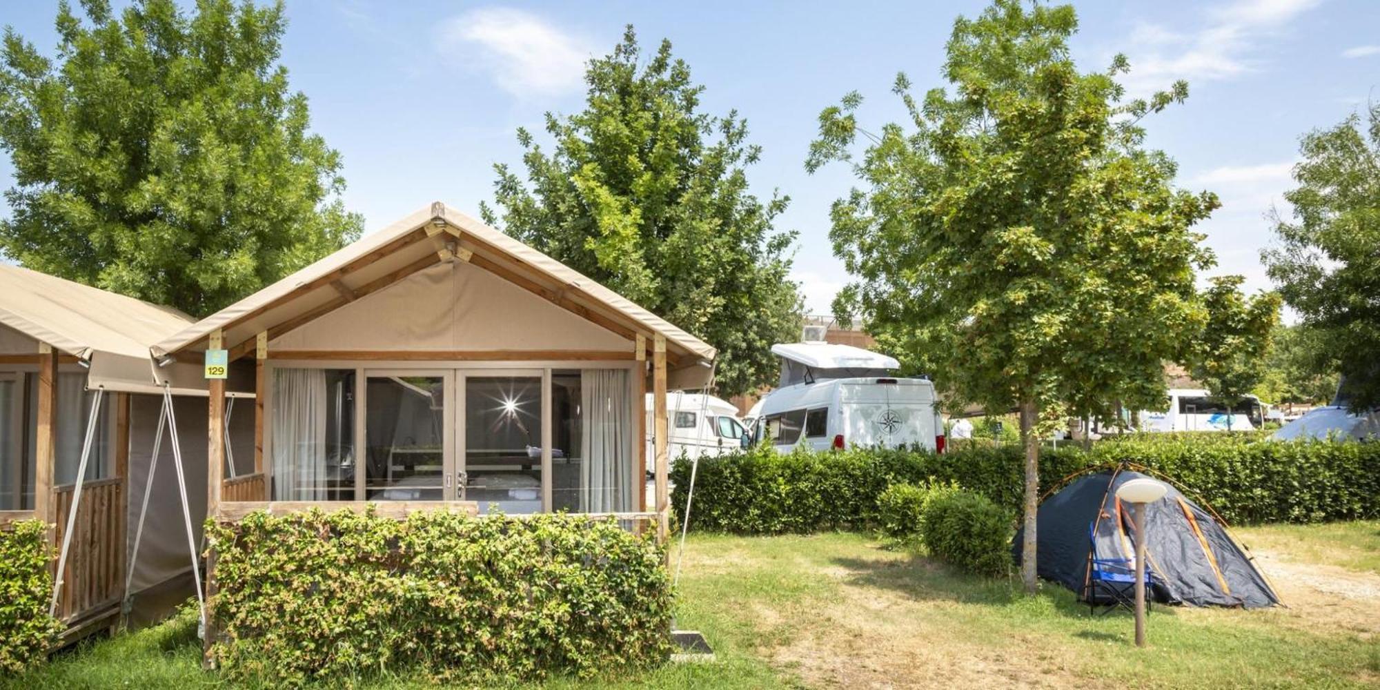 Hu Firenze Certosa Camping In Town إمبرونيتا المظهر الخارجي الصورة