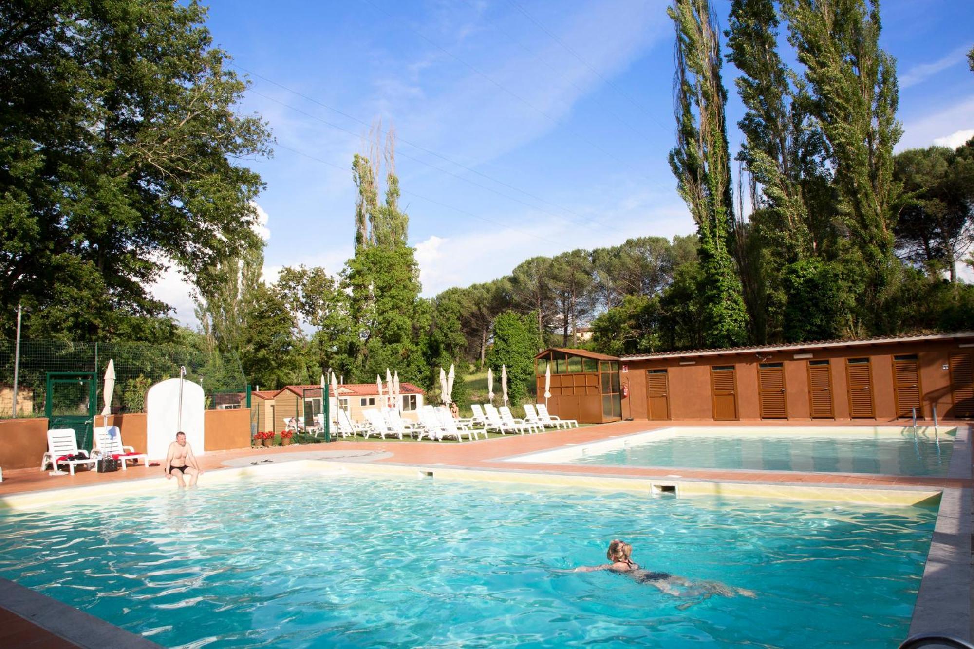 Hu Firenze Certosa Camping In Town إمبرونيتا المظهر الخارجي الصورة