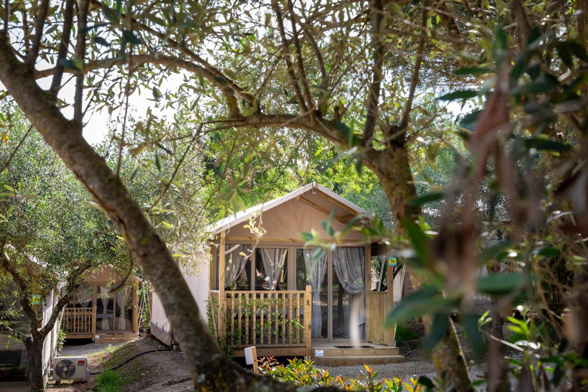 Hu Firenze Certosa Camping In Town إمبرونيتا المظهر الخارجي الصورة