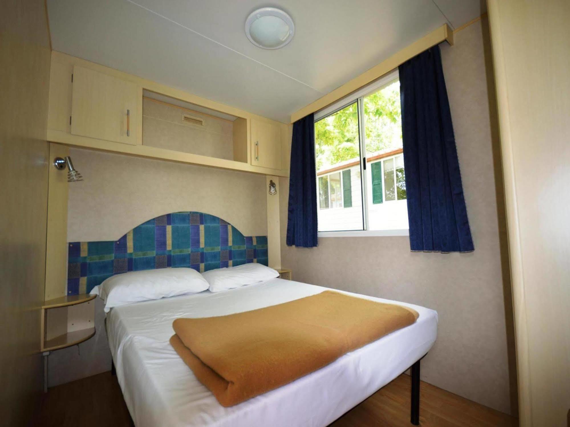 Hu Firenze Certosa Camping In Town إمبرونيتا المظهر الخارجي الصورة